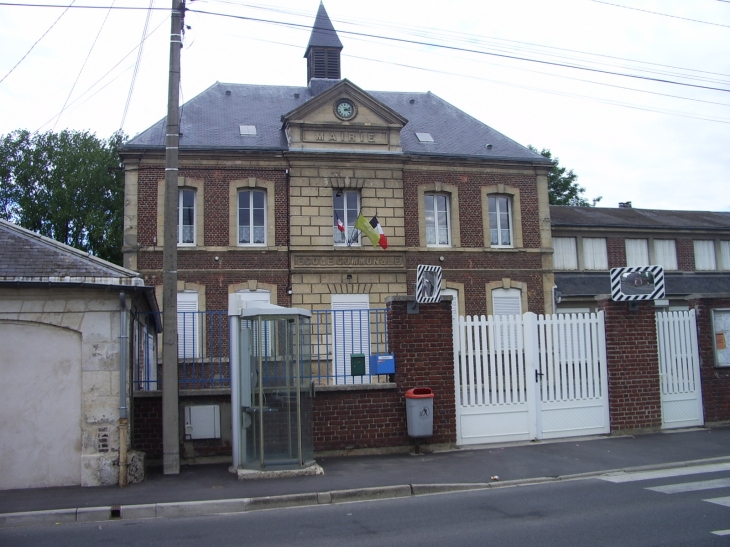 Mairie - Montmacq