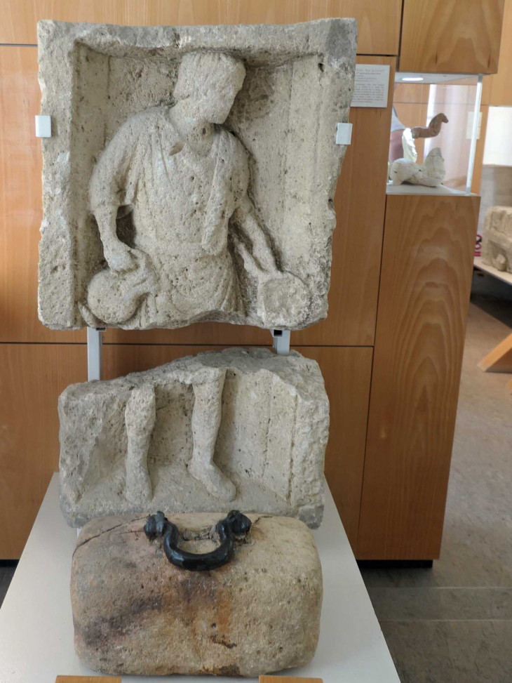 Musée du noyonnais : stèle gallo-romaine