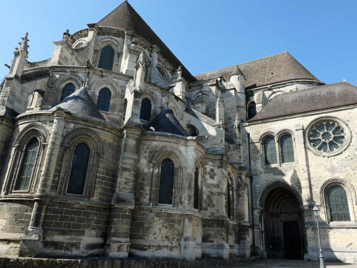Cathédrale Notre Dame : portail  Est Saint Pierre - Noyon