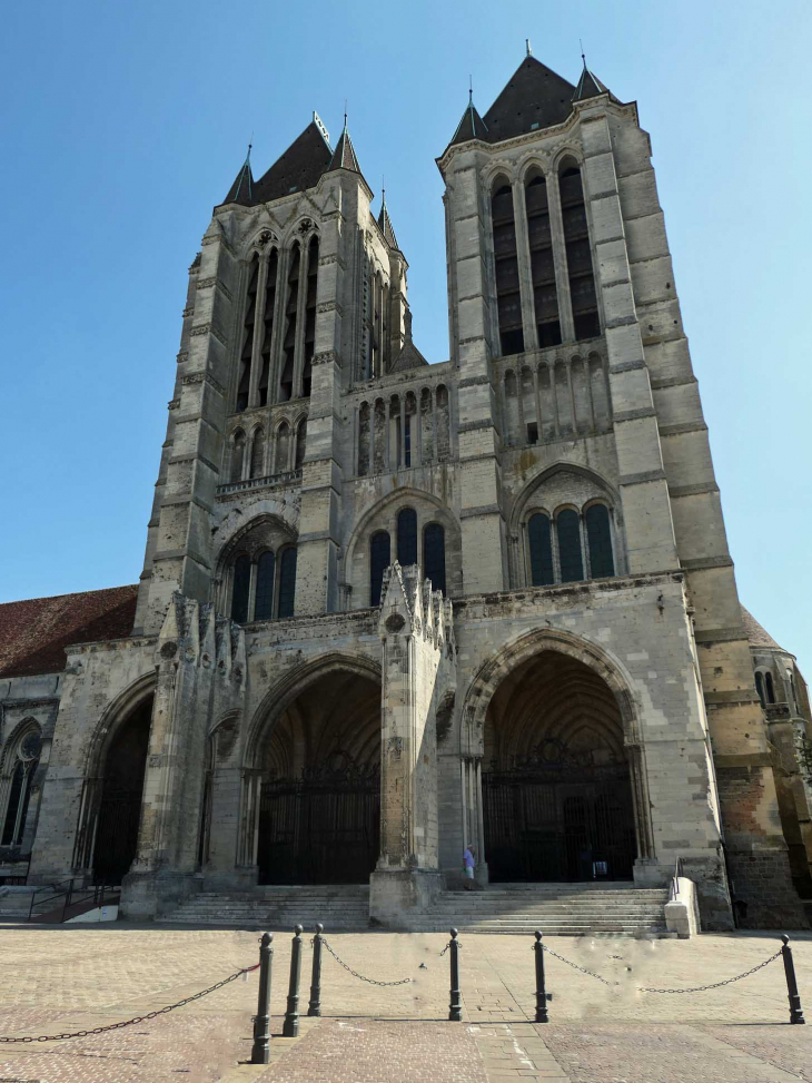 Cathédrale Notre Dame : la façade occidentale - Noyon