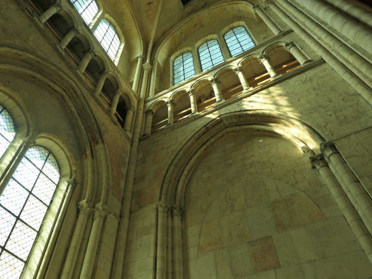 Cathédrale Notre Dame : le transept Nord - Noyon