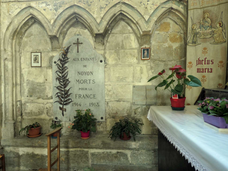 Cathédrale Notre Dame : le monument aux morts - Noyon