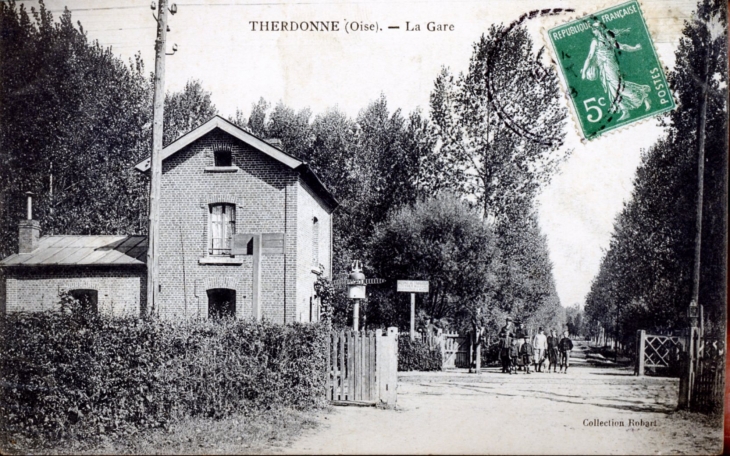 La Gare, vers 1908 (carte postale ancienne). - Therdonne