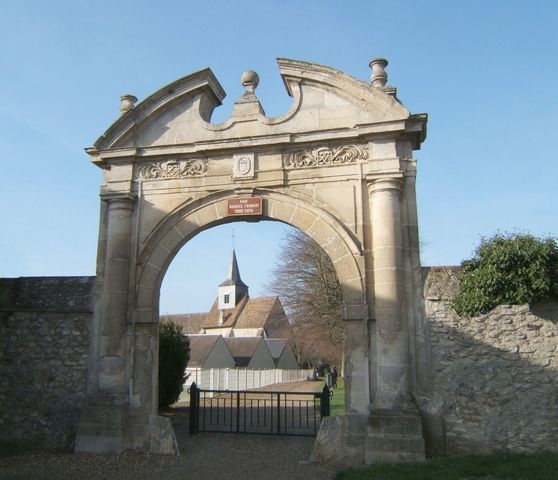 Entrée du parc, rue de Trie la ville - Trie-Château
