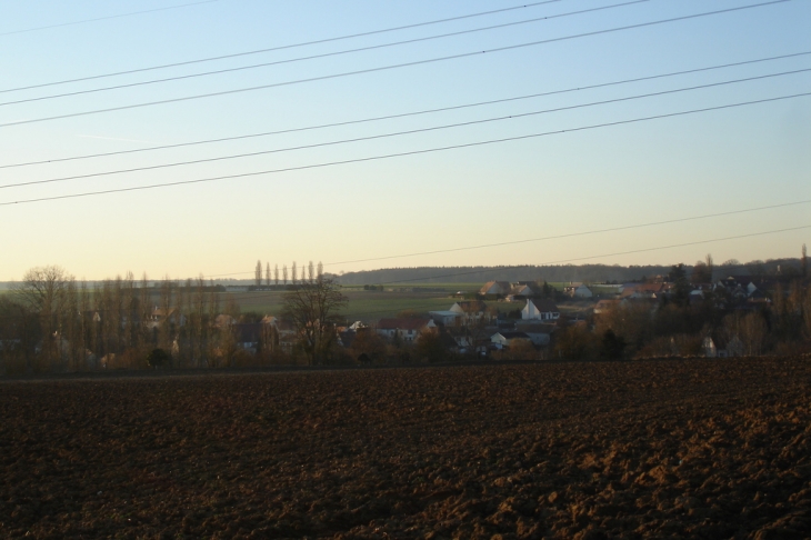 Village vu de la route de Eve - Ver-sur-Launette