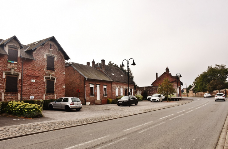 La Commune - Croix-Moligneaux