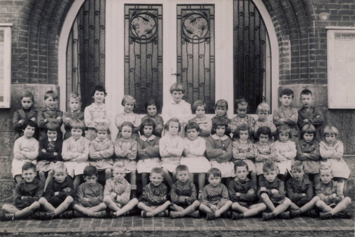 Classe de 1959-57 - Dompierre-Becquincourt