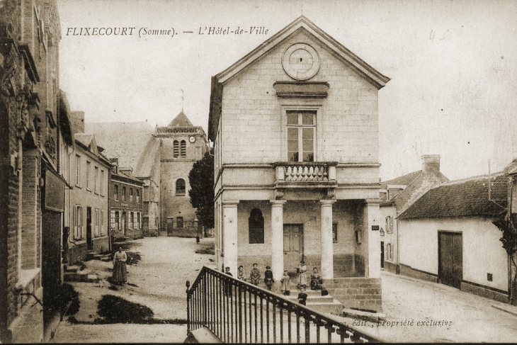 L'Hôtel de Ville construit après la Révolution - Flixecourt
