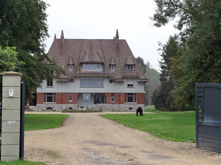 Demeure de 1926  appelée le château - Fresnes-Mazancourt