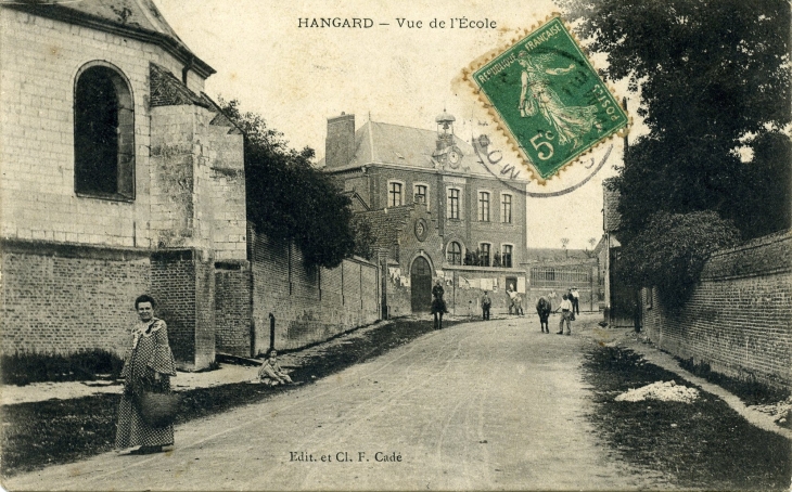 Vue de l'Ecole (carte postale de 1907) - Hangard
