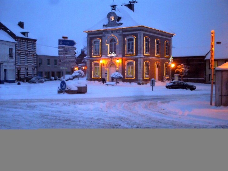 La mairie sous la neige - Hornoy-le-Bourg