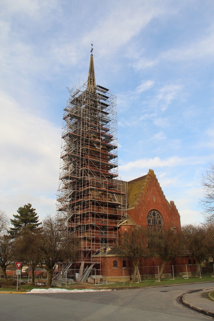 Dernière restrauration du clocher de l'église - Lamotte-Warfusée
