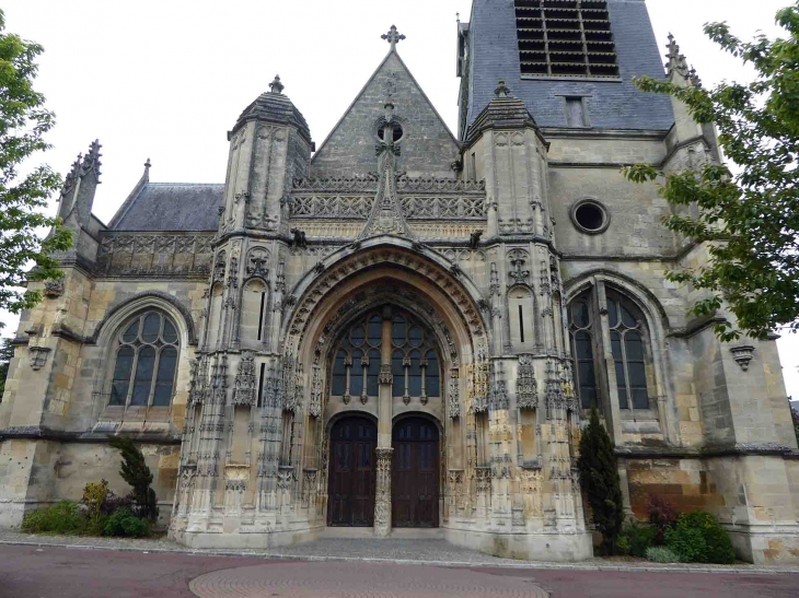 La façade de l'église Saint Pierre - Montdidier
