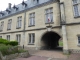 Photo suivante de Montdidier le porche d'entrée du prieuré