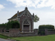 Photo suivante de Parvillers-le-Quesnoy la chapelle funéraire Boitel au bord de la route