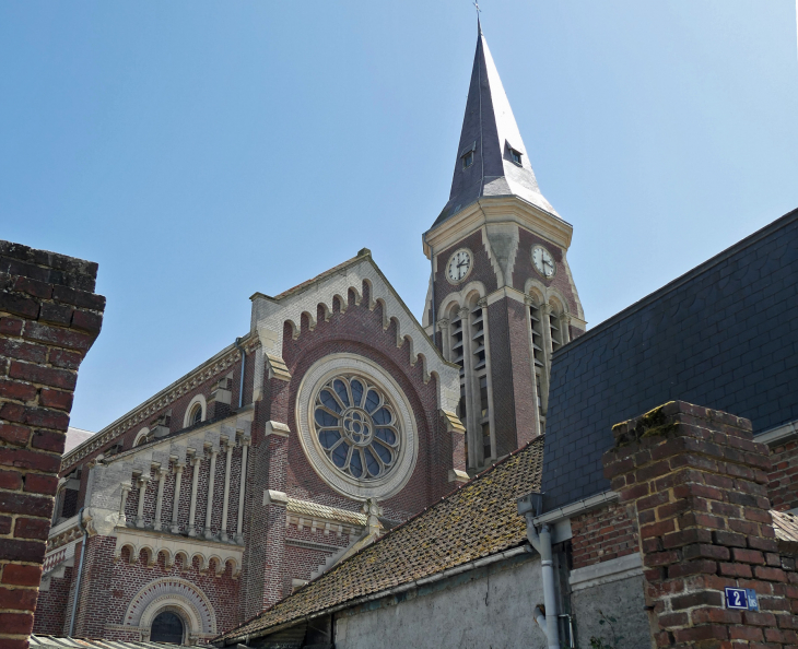 Vue sur le clocher de l'église - Rosières-en-Santerre