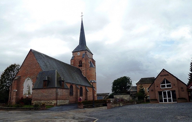 L'église et la mairie - Valines