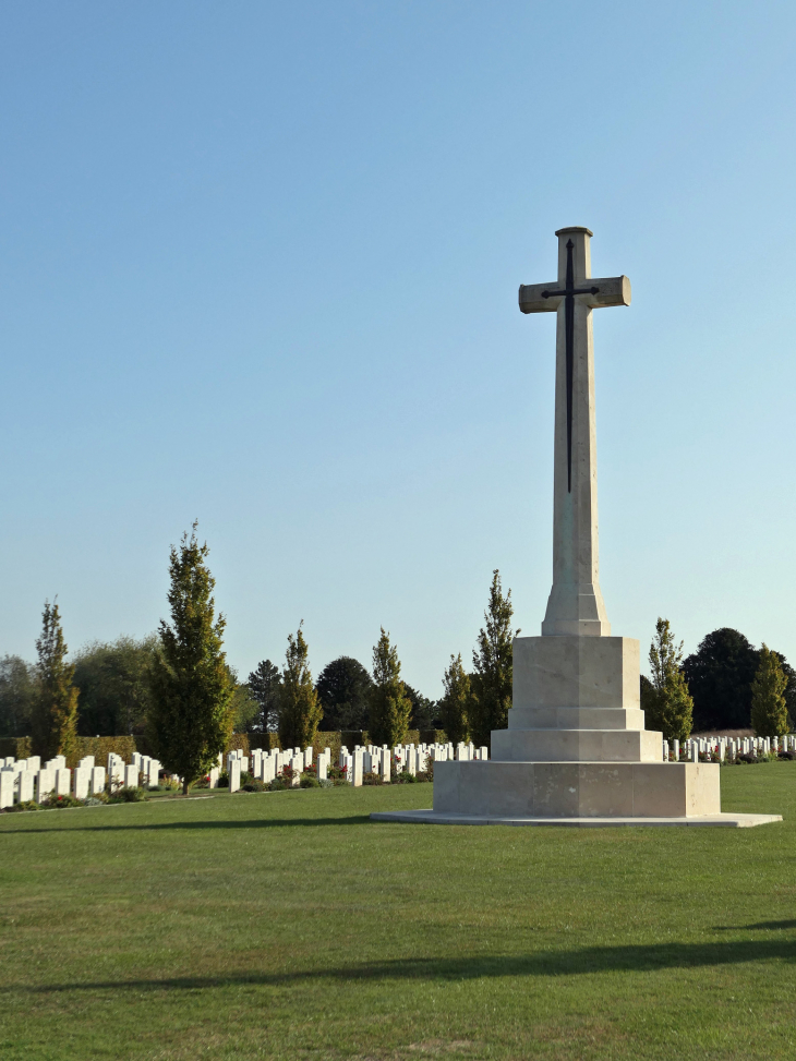 Le Mémorial National Australien : la croix du Suplice - Villers-Bretonneux