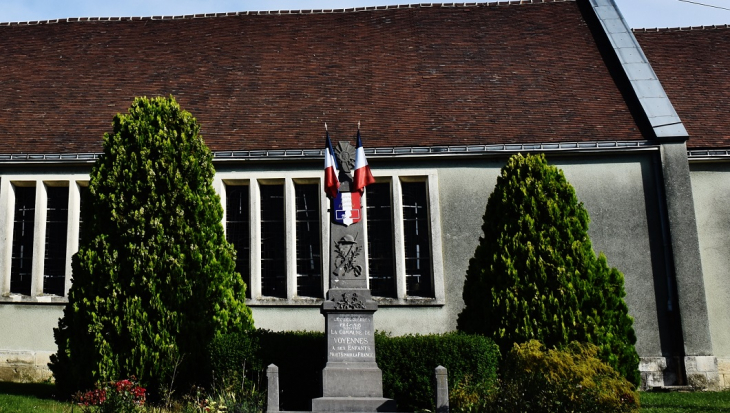 Monument-aux-Morts - Voyennes