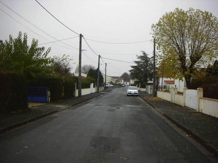 Rue du clos du puits depuis la rue de Verdun - Aigrefeuille-d'Aunis