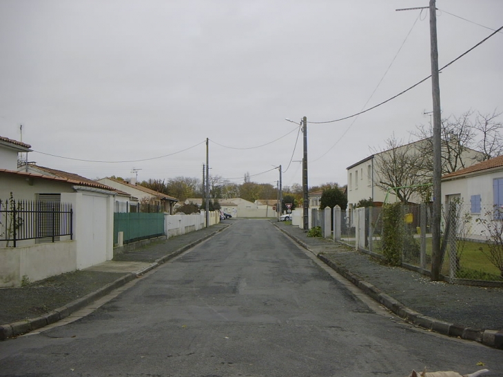 Rue du fief de soubise depuis la rue du clos du puits - Aigrefeuille-d'Aunis