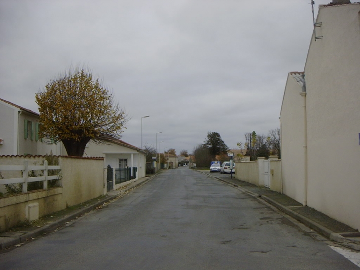 Rue de la gare depuis la rue des ormes - Aigrefeuille-d'Aunis