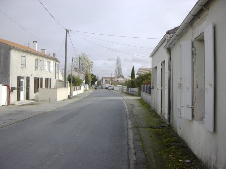 Rue des Oormes en allant vers la rue de l'Aunis - Aigrefeuille-d'Aunis