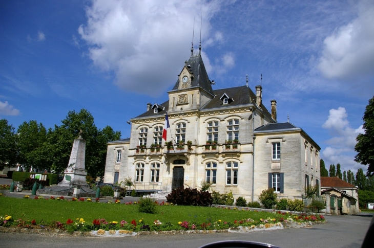 Mairie - Burie