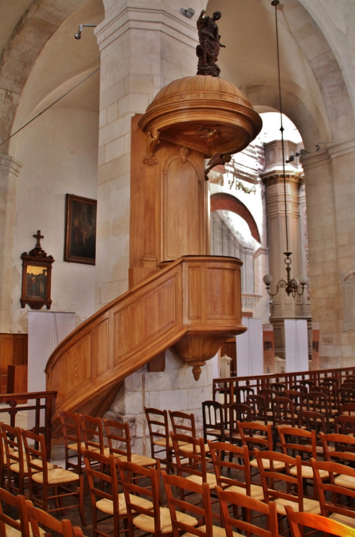  .église Saint-Sauveur - La Rochelle