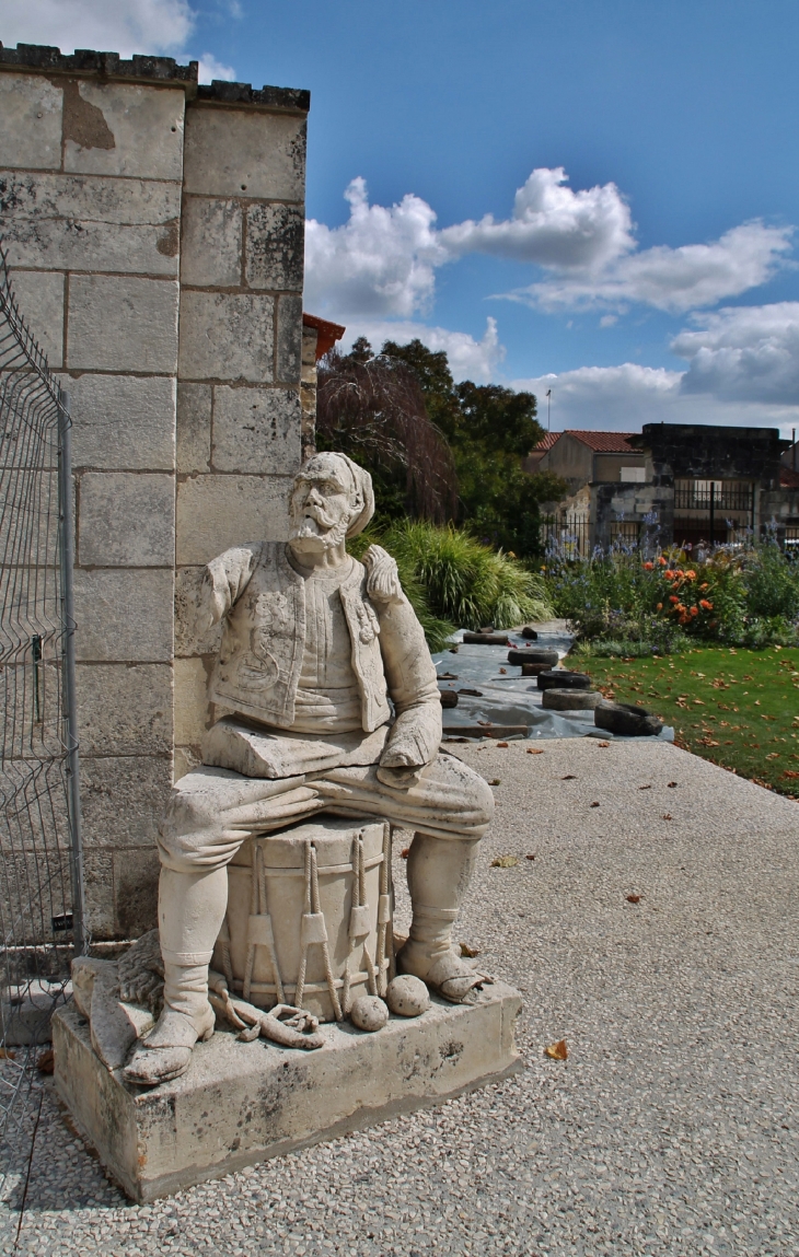 Hotel-de-Ville ( Sculpture ) - Marans