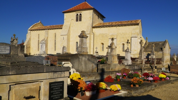 L'église Saint Etienne antérieure au XIIème remaniée. - Mérignac