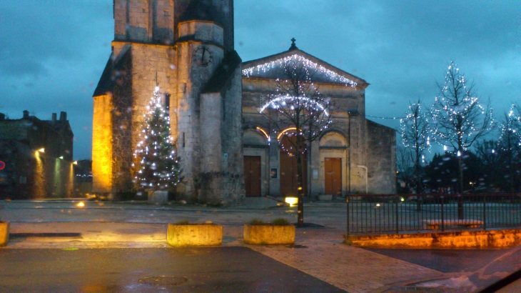 Eglise de Meschers à noël - Meschers-sur-Gironde