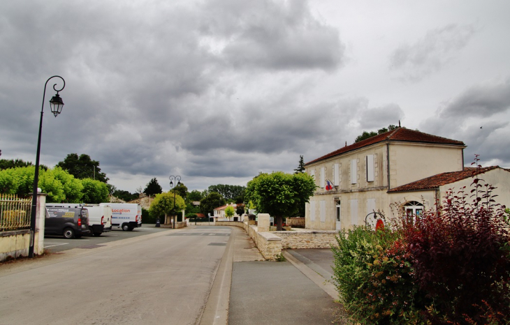 La Commune - Montpellier-de-Médillan