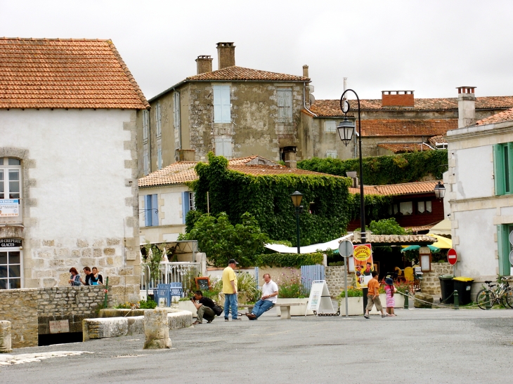 La Place du Village - Mornac-sur-Seudre