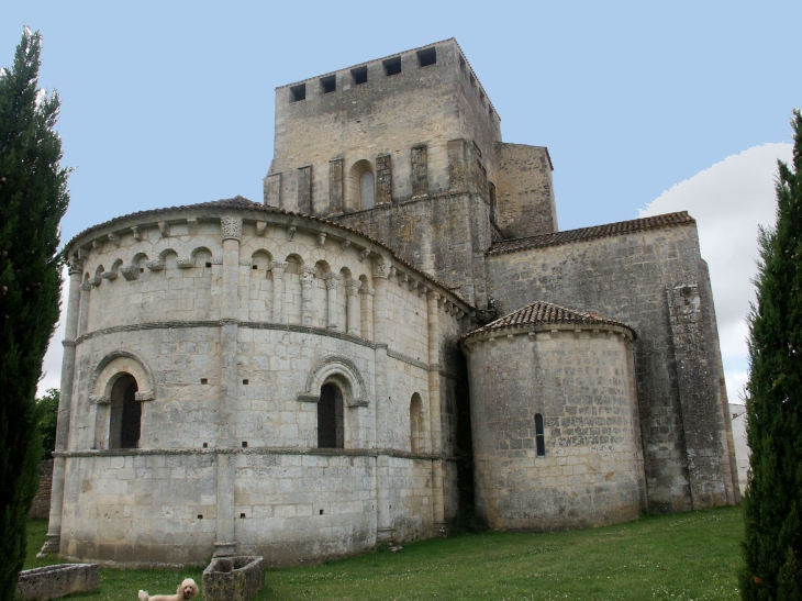 Chevet et clocher de l'église Saint-Pierre - Mornac-sur-Seudre