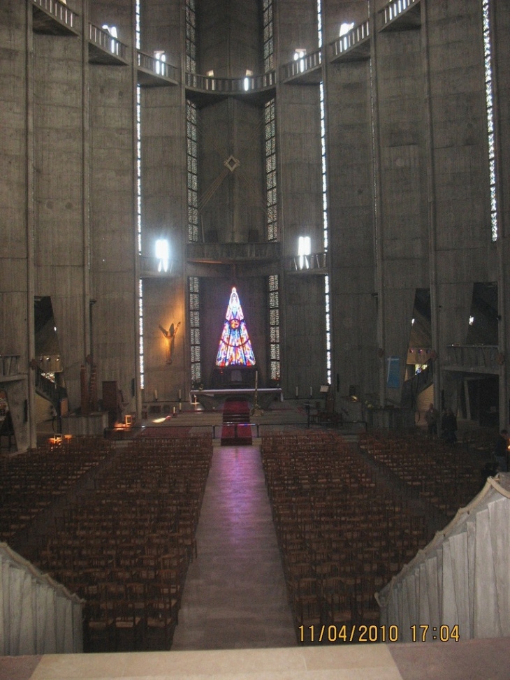 Vue intérieure de l'Eglise - Royan