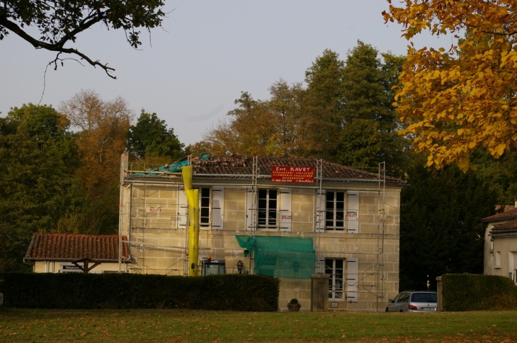 Rénovation de toiture pour la Mairie - Saint-Bris-des-Bois