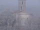 Eglise sous brouillard givrant
