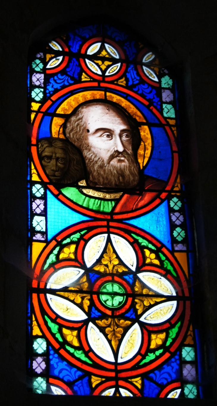 Photo à (17240) Vitrail de l'église Saint