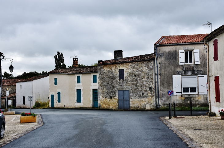 La Commune - Saint-Sornin