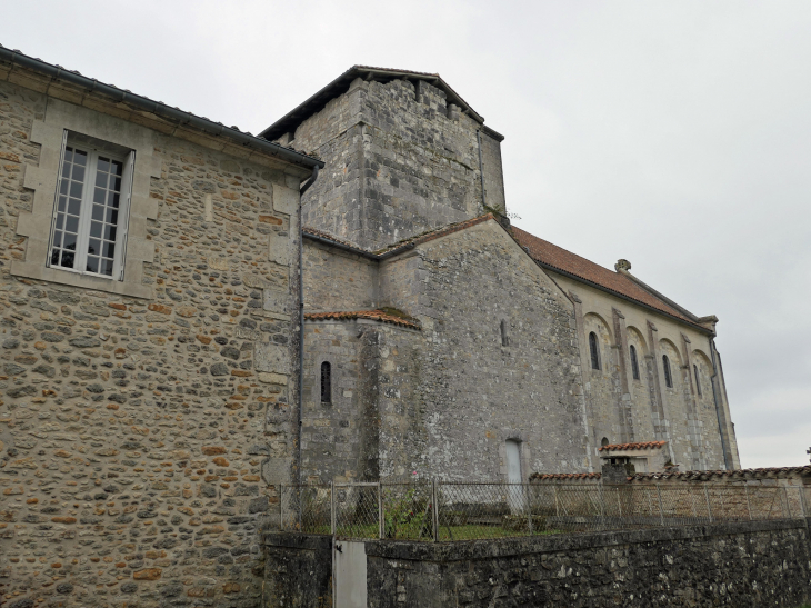Puyperoux : l'ancienne abbaye Saint Gilles - Aignes-et-Puypéroux