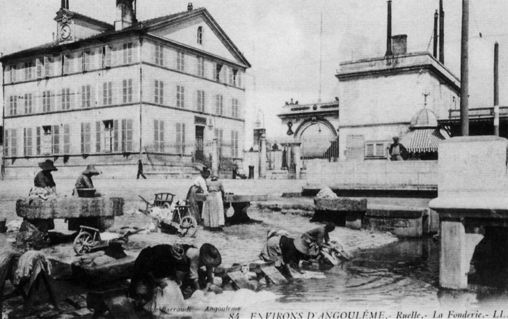 Dans les environs - Ruelle - La Fonderie, début XXe siècle (carte postale ancienne). - Angoulême