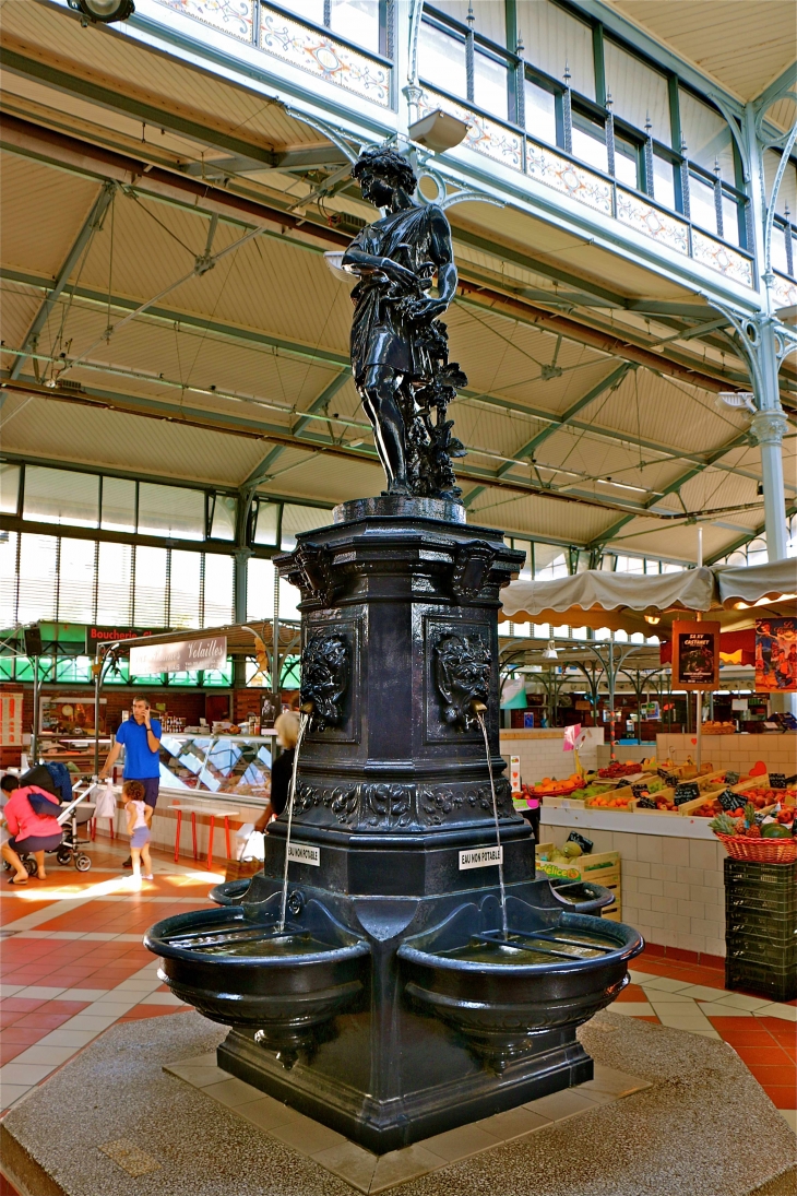 La fontaine des halles - Angoulême