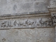Frise sculptée de l'arcade gauche de la façade de l'église Saint Jacques.