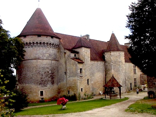 Le vieux château, récemment restauré - Bayers