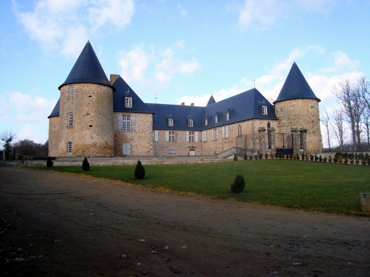 Château de Rochebrune - Étagnac