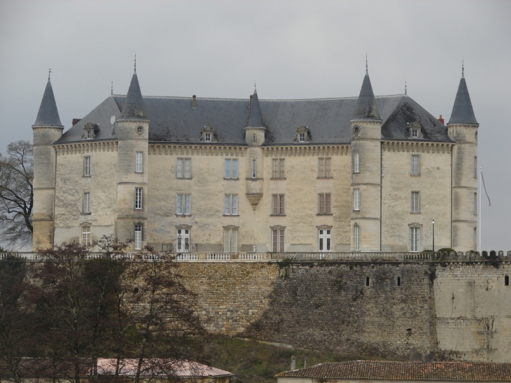 Château de LAROCHANDRY - Mouthiers-sur-Boëme