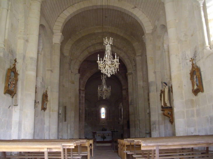 Intérieur de l'église. - Passirac