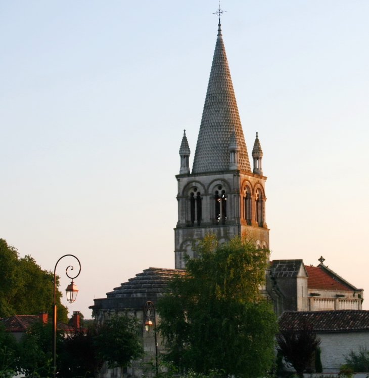 Église Saint-Cybard de Roullet - Roullet-Saint-Estèphe