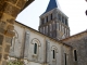 Vue sur l'église abbatiale depuis la galerie du cloître.